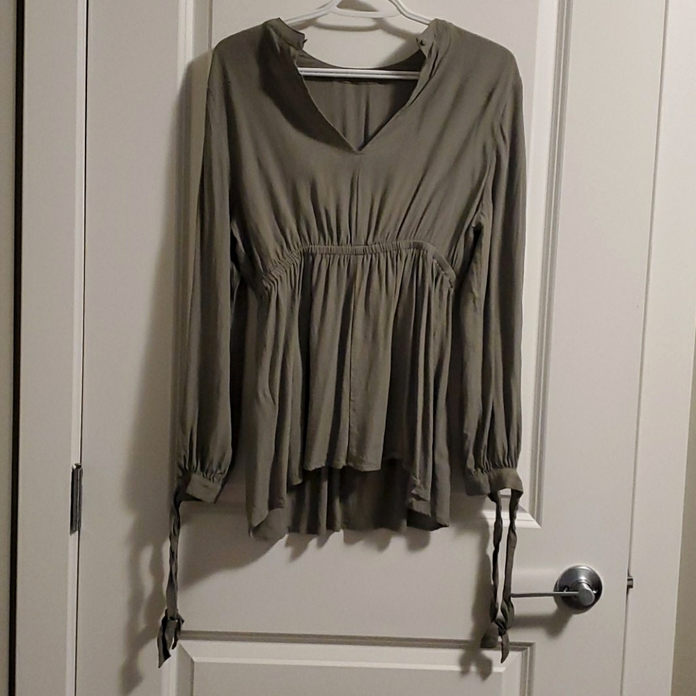 H&M maternity top